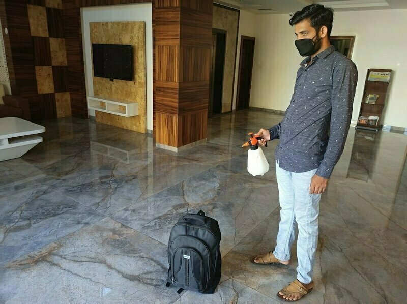 Hotel Devkinandan