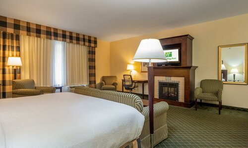 Holiday Inn Conference Ctr Marshfield, Rezervați Hotel Wisconsin Midwest