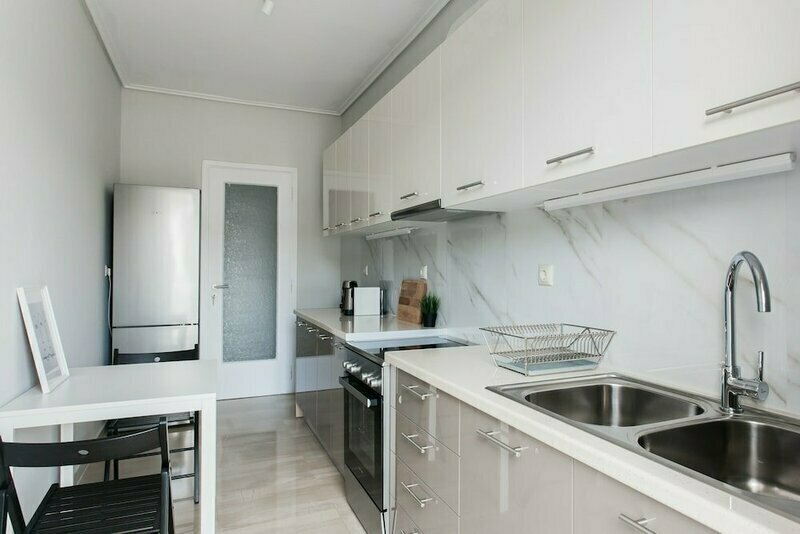 Spacious & Airy 1 Bedroom Apartment near Helexpo