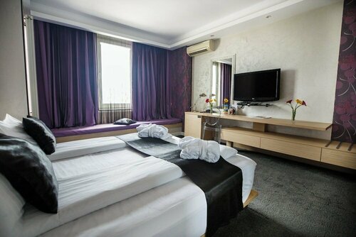 Z Executive Boutique Hotel, Забронировать Бутик-отель Отели Бухареста с парковкой, рядом с Монастырь Антим, Парковка
