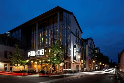 Pentahotel Rostock, Забронировать Отель Отели Мекленбург-Померания с парковкой, Парковка