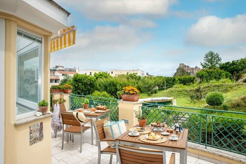 B&B Marcantonio - Ischia Ponte, Забронировать Отель «постель и завтрак» Отели в центре Искья, в центре