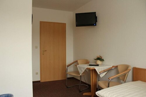 Gästehaus Zum Felsenkeller Steigerthal, Забронировать Гостевой дом Отели Тюрингии с парковкой, Парковка