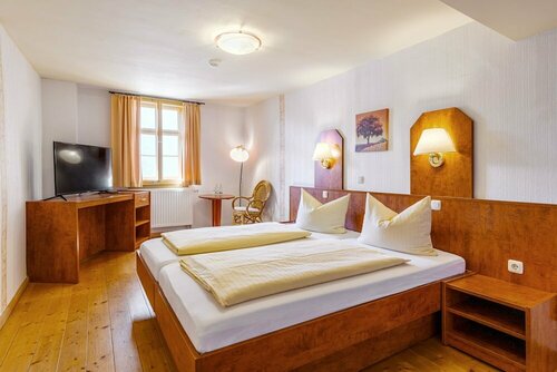 Watzdorfer Geleitschenke und Herberge, Rezervați Hotel Hoteluri în Weimar cu parcare, Parcare