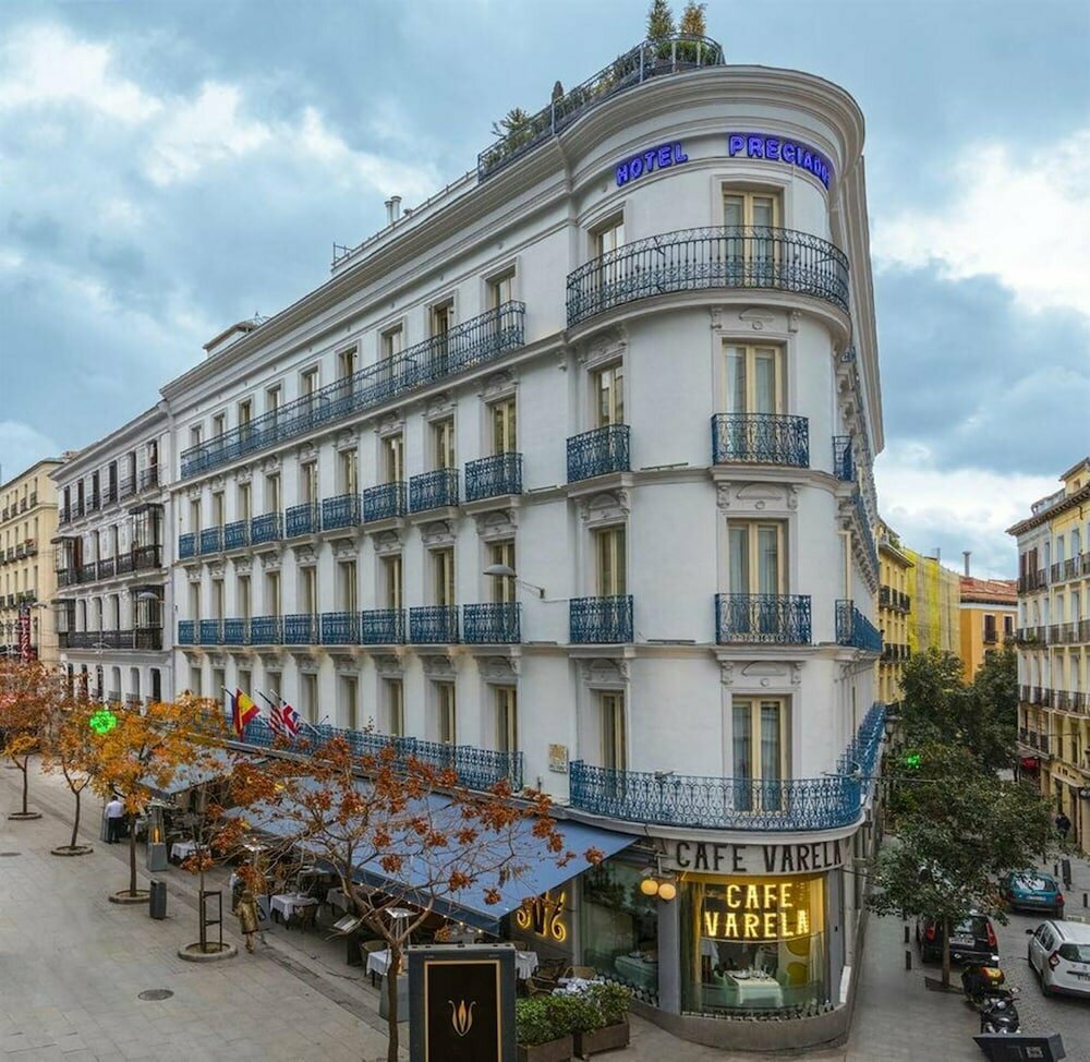 Apartamentos Preciados