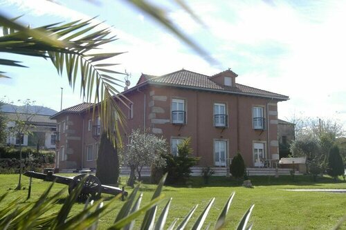Hotel Rural Tres Mentiras, Prenota Hotel  