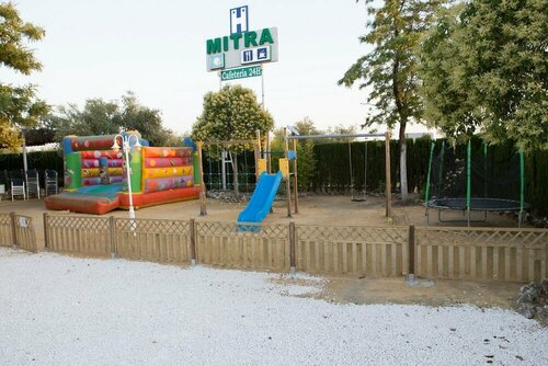 Hotel Mitra, Varaa Hotelli Cabra Madrid