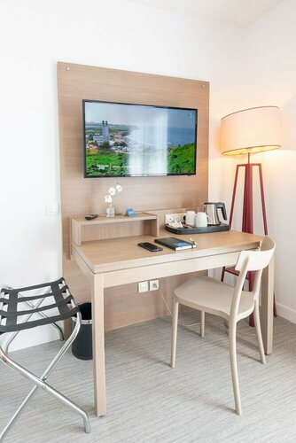 Comfort Aparthotel Cannes Mandelieu, Забронировать Апарт-отель Апарт-отели Mimosa Road, Апарт-отель