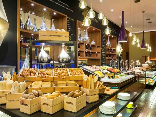Novotel Suites Mall Avenue Dubai, Забронировать Отель Отели Эмирата Дубая с завтраком, рядом с Ски Дубай, Завтраки