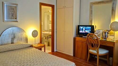 Borgo Ognissanti Central and Charming Location, Забронировать Отель Отели и гостиницы Флоренции, рядом с Флорентийский баптистерий, Отель