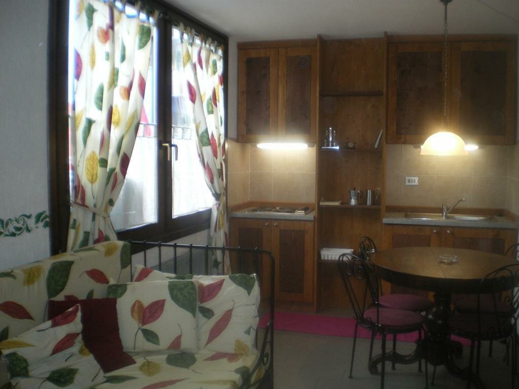 Jolly Residence