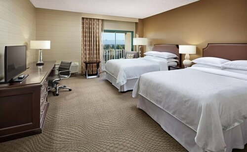 Sheraton San Jose Silicon Valley, Забронировать Отель Отели Милпитас с парковкой, рядом с Торговый центр Great Mall, Парковка