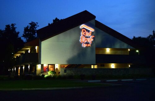 Red Roof Inn Buffalo - Niagara Airport, Забронировать Отель Отели Уильямсвилл с парковкой, Парковка