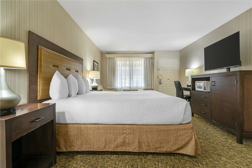 Best Western Plus Big America, Забронировать Отель Санта-Мария Central Coast California, рядом с Городской театр Санта-Марии
