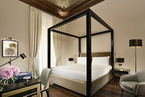 Hotel LOrologio Roma - WTB Hotels, Забронировать Отель Пантеон Рим, рядом с Церковь Тринита-деи-Монти