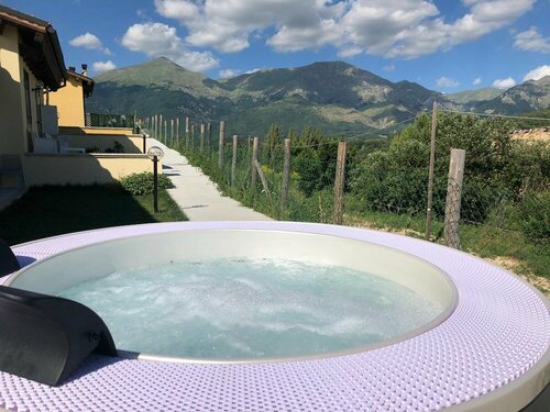 Albergo Diffuso Amatrice, Varaa Hotelli Marche hotellit, joissa on uima-allas, Uima-allas