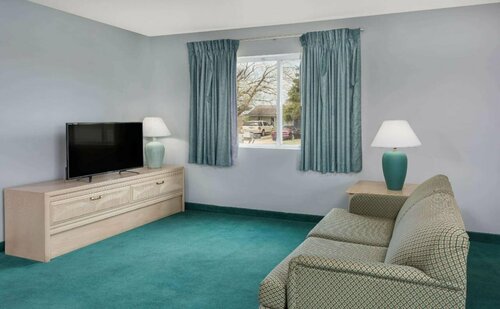 Days Inn by Wyndham Osage Beach Lake of the Ozarks, Забронировать Отель Осейдж-Бич Lake of the Ozarks