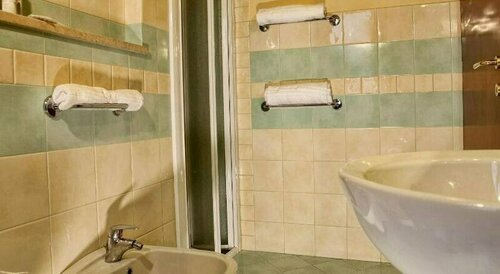 La Vecchiaccia, Book Hotel Lucca Tuscany