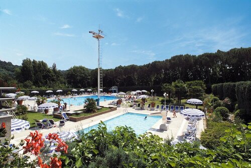 Hotel Country Club, Забронировать Отель Бизнес-отели Капаннори, 4* 5*
