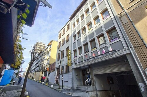 Wide Suites Taksim, Забронировать Отель Шишли Стамбул, рядом с Taksim Metro Station-Talimhane Exit