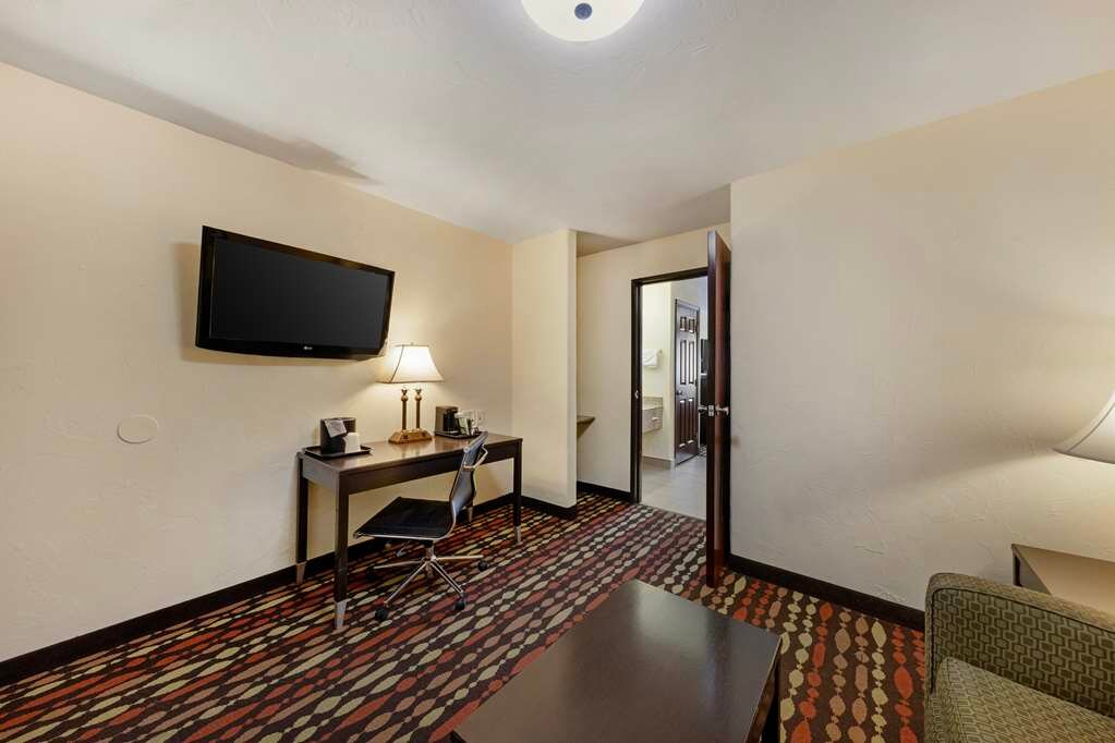 Best Western Greentree Inn & Suites