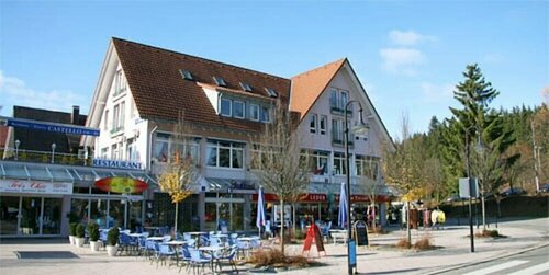 Appartementhaus Am Roten Platz, Забронировать Отель Отели Титизее-Нойштадт с бассейном, Бассейн