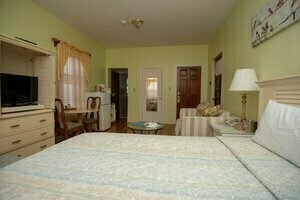 Dawkins Manor Hotel