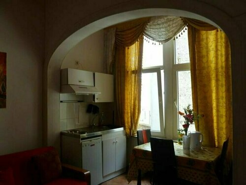 Residenza Galatea, Забронировать Отель Брюссель Брюссельский столичный регион, рядом с Паннейнхёйс
