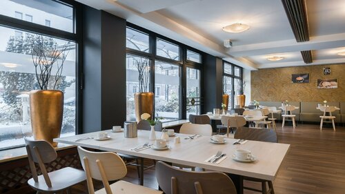 Garner Hotel Frankfurt - Palmengarten by IHG, Забронировать Отель Бизнес-отели Франкфурт-на-Майне, рядом с KfW, 4* 5*