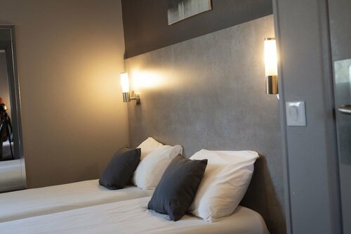 Hotel Lune Etoile, Book Hotel Hoteller i Rhône-Alps med parkering, Parkering