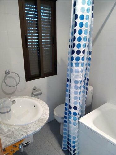 Hostal Miraflor de las Cadenas, Prenota Ostello Cuacos de Yuste 