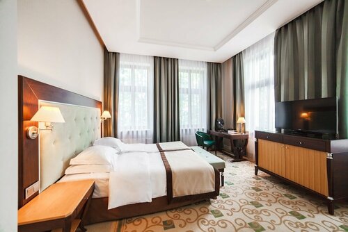 Hotel Dyplomat, Забронировать Отель Отели в центре Ольштына, в центре, Парковка, Завтраки