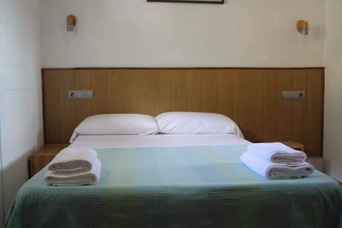 Hostal Cruce, Book Hostel / Vandrerhjem Villafranca del Bierzo 