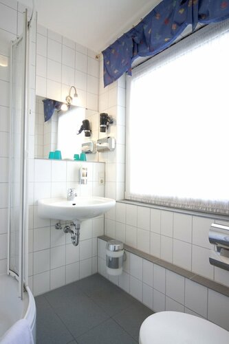 Hotel Deutsches Haus, Забронировать Отель  