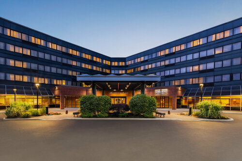 Crowne Plaza Edison by IHG, Забронировать Отель Отели Нью-Джерси с парковкой, Парковка