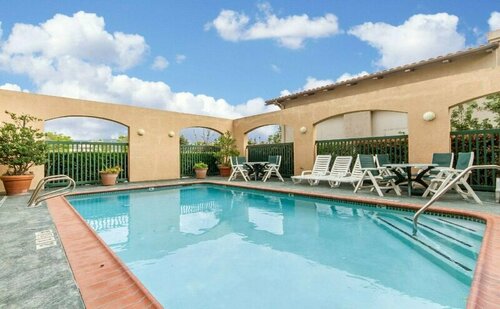 Comfort Inn South San Jose - Morgan Hill, Забронировать Отель Морган-Хилл Область залива Сан-Франциско
