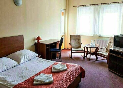 Hotel Omega, Book Hotel Hoteller i Storpolen med parkering, Parkering