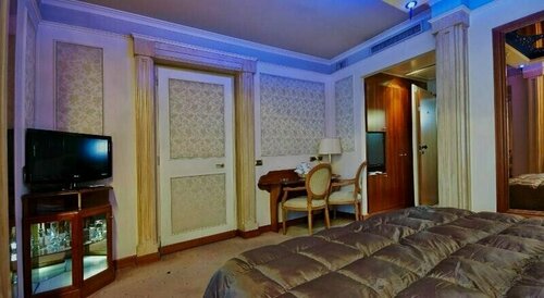 Dream Hotel, Buchen Sie Hotel Appiano Gentile Lombardei