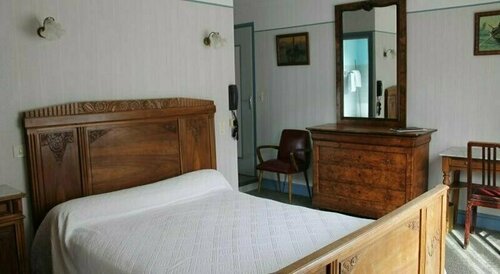 Hotel Le Portalou, Book Hotel Hoteller i Rhône-Alps med parkering, Parkering