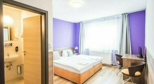 Hotel Turmfalke 24H Check In, Buchen Sie Hotel Spallerhof Linz