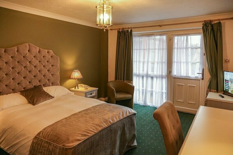 Garrison Hotel & Restaurant