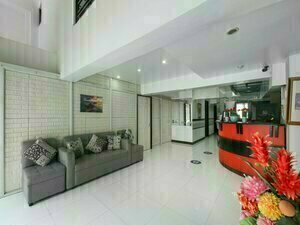 Cosmo Hotel by Oyo