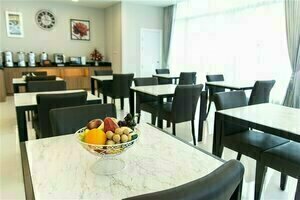 Donchan Grand Hotel, Забронировать Отель Tha Sala 
