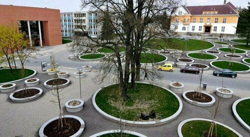 Hotel Poprad, Book Hotel Hoteller i Pardubice Region med parkering, Parkering
