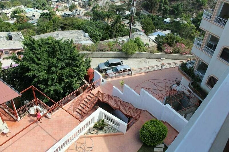 Villa Theodore