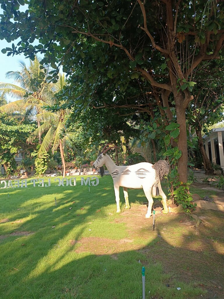 GM Doc Let Beach Resort & Spa