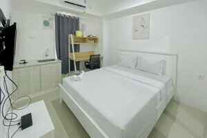 Modern Look And Homey Studio At 10Th Floor Paltrow City Apartment