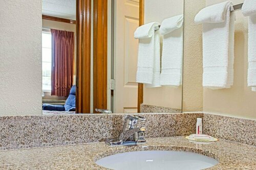 Days Inn by Wyndham Auburn, Prenota Hotel Hotel a Indiana con parcheggio, Parcheggio