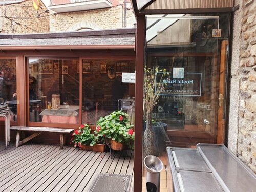 Hostal Rusó, Book Hotel Hoteller i Baixa Cerdanya med parkering, Parkering