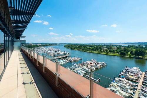 InterContinental - Washington D.C. - The Wharf by IHG, Забронировать Отель Отели Вашингтона с парковкой, рядом с Recorder of Deeds Building, Парковка